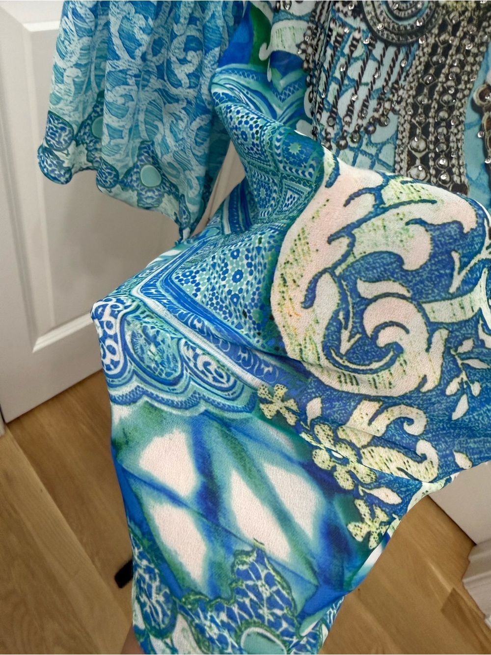 Ranee’s Bohemian Intricate Print Tunic w/ Flared Bell Sleves - Picture 7 of 8